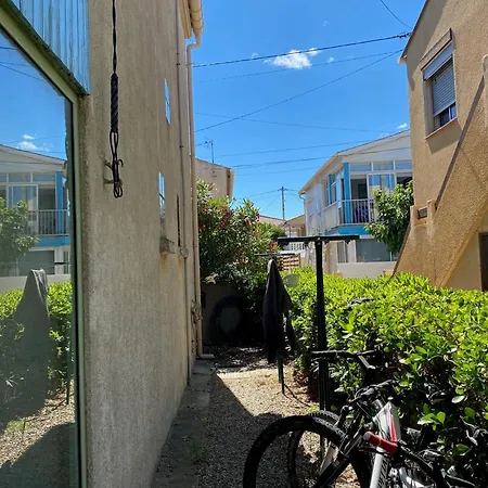 Dom wakacyjny Maison 300 M De La Avec Un Bel Exterieur *