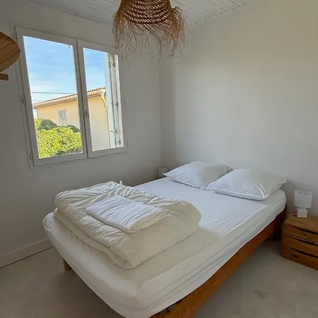 Maison 300 M De La Avec Un Bel Exterieur Dom wakacyjny