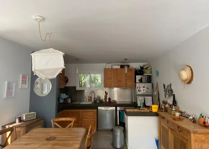 Maison 300 M De La Avec Un Bel Extérieur * Gruissan