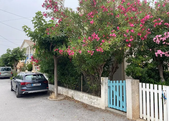 Maison 300 M De La Avec Un Bel Exterieur Casa de Férias Gruissan