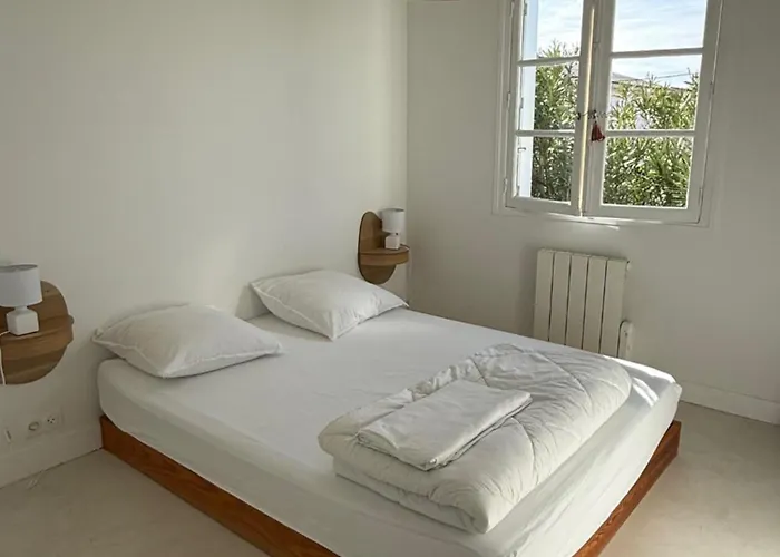 Maison 300 M De La Avec Un Bel Extérieur Hébergement de vacances *